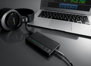 開発を担当した中でも、この USB DA コンバーターの『Mobile UA』は特に思い入れのある製品のひとつ。